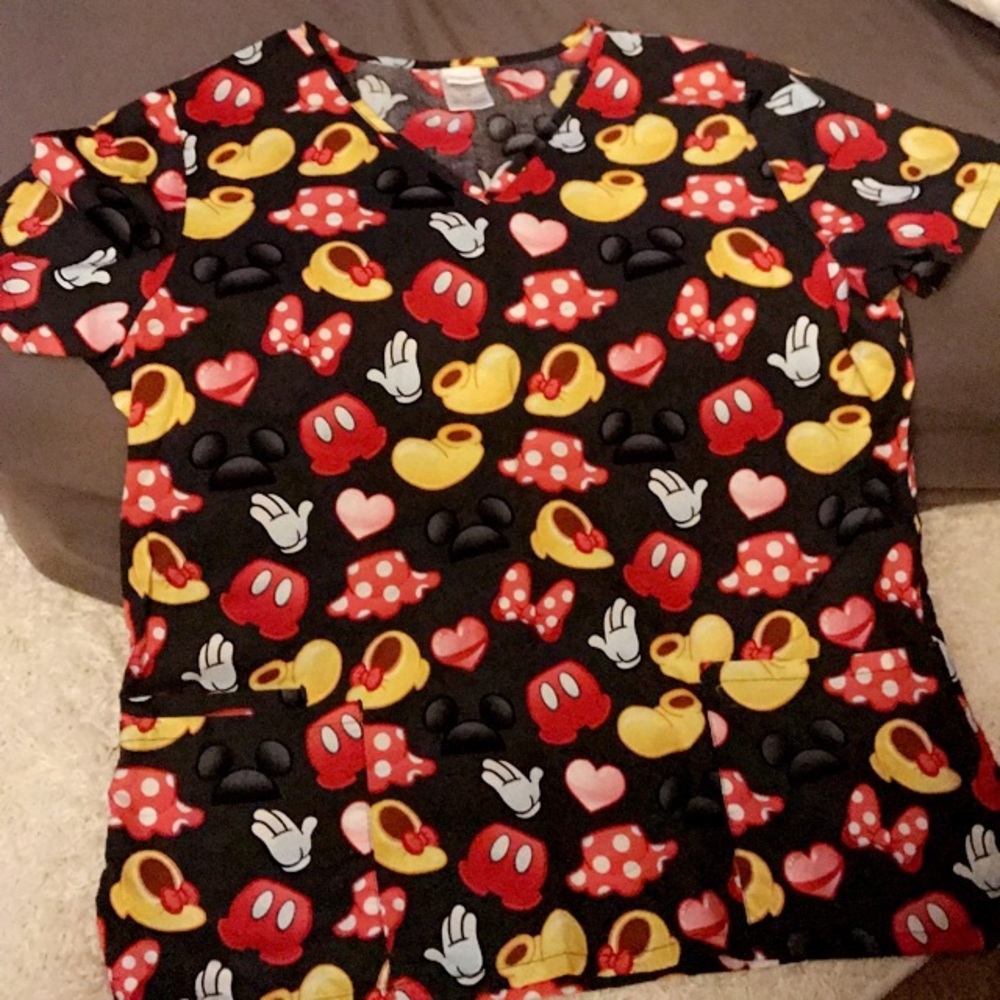 Scrub top